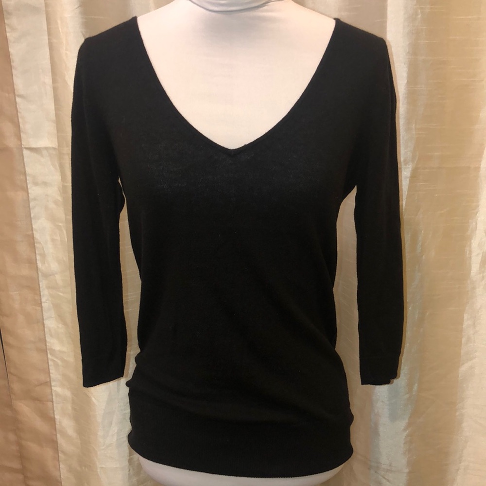 American Eagle ~ Black 3/4 length sleeve sweater